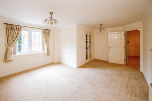 LIVING ROOM- click for photo gallery